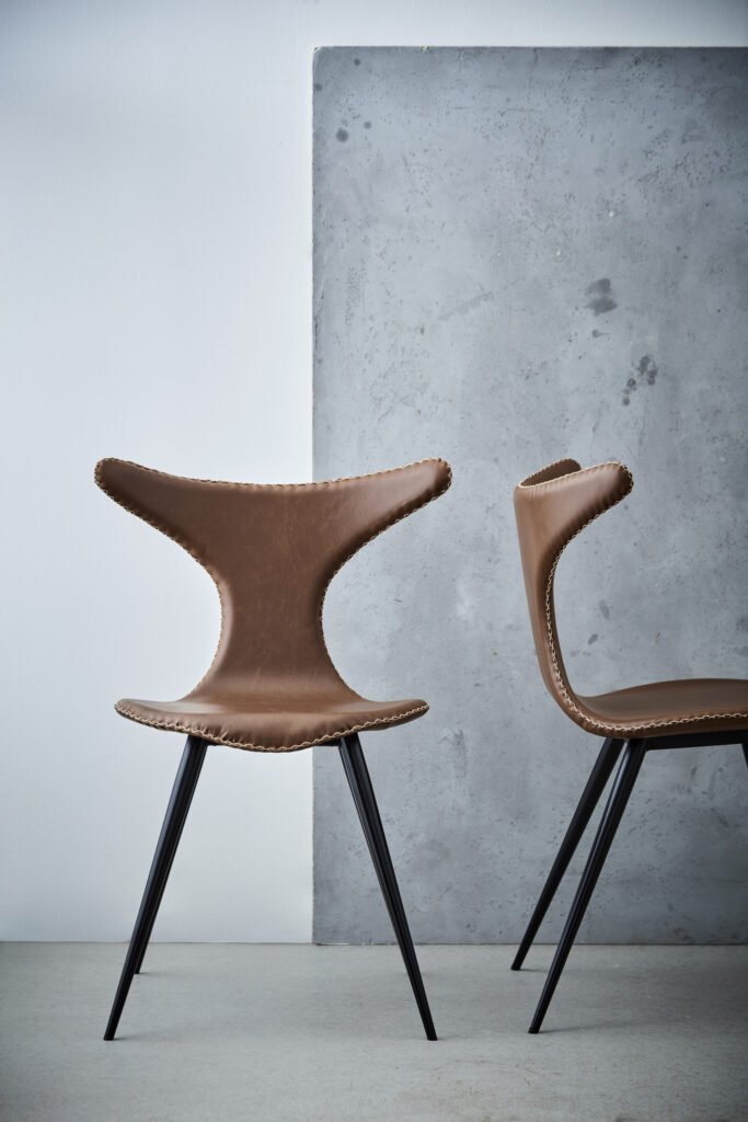 dolphin-chair-vintage-light-brown-art-leather-with-black-conical-metal-legs-100295515-mood-lifestyle-01