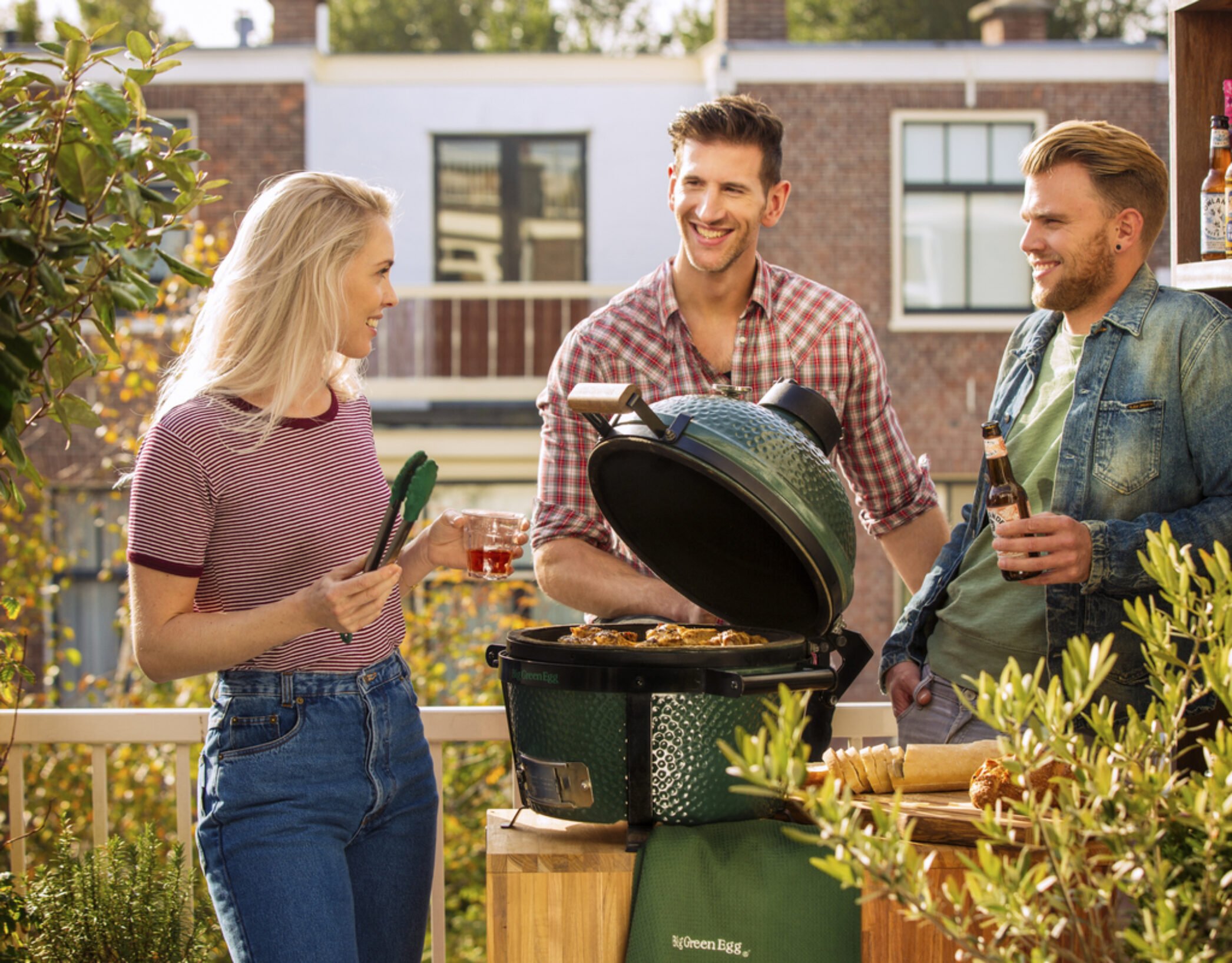 Webversion-City_Balcony_SpringSummer_MiniMax_BigGreenEgg